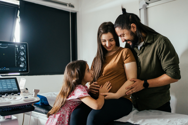 Prenatal-Exam-Latino-Healthcare